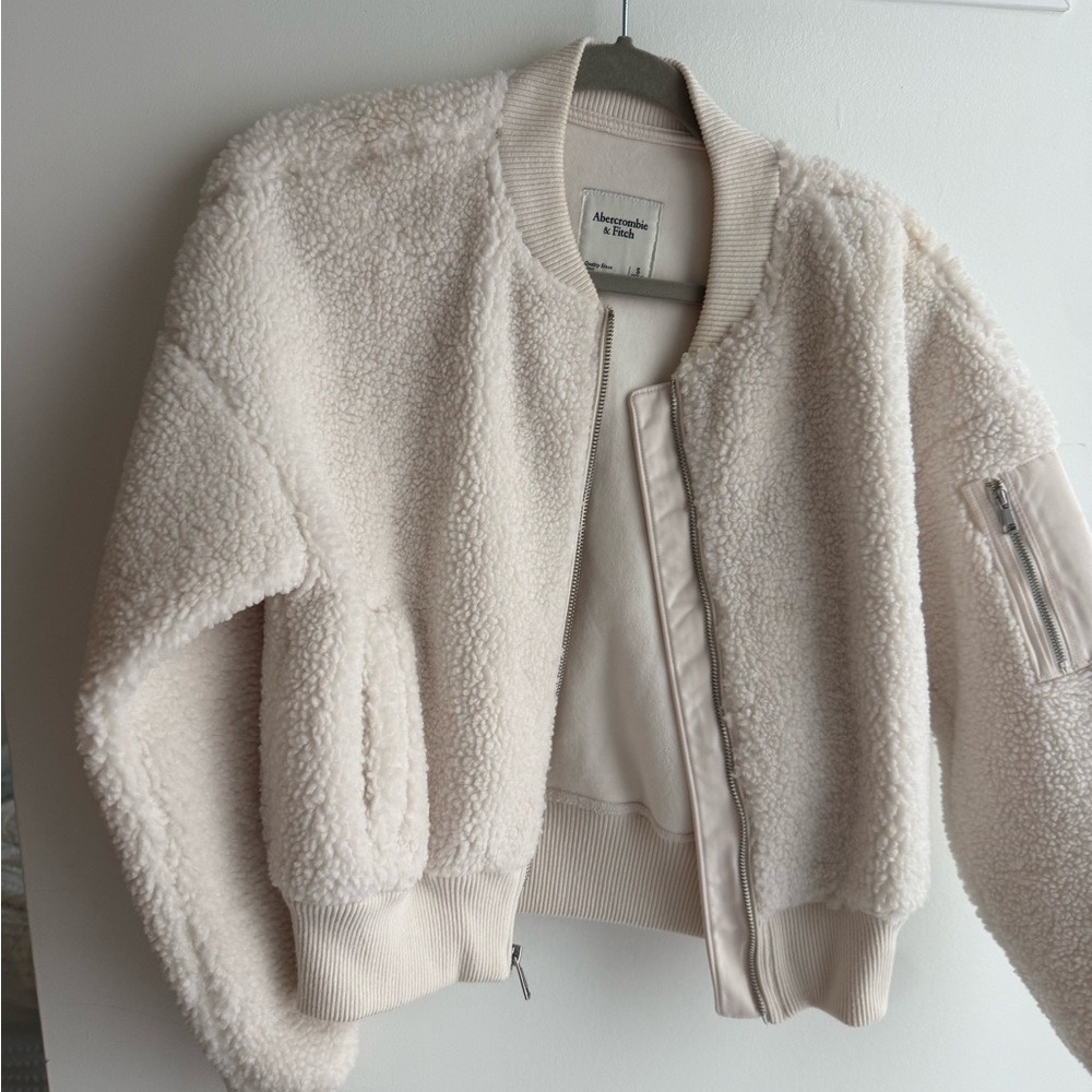 Abercrombie & Fitch Women's Off-White Teddy Jacket